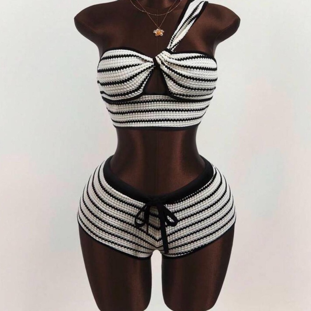 Striped Black and White Women's Swim Set